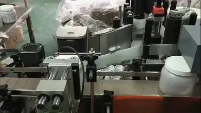 Etiquetadora envolvente para envases de plástico